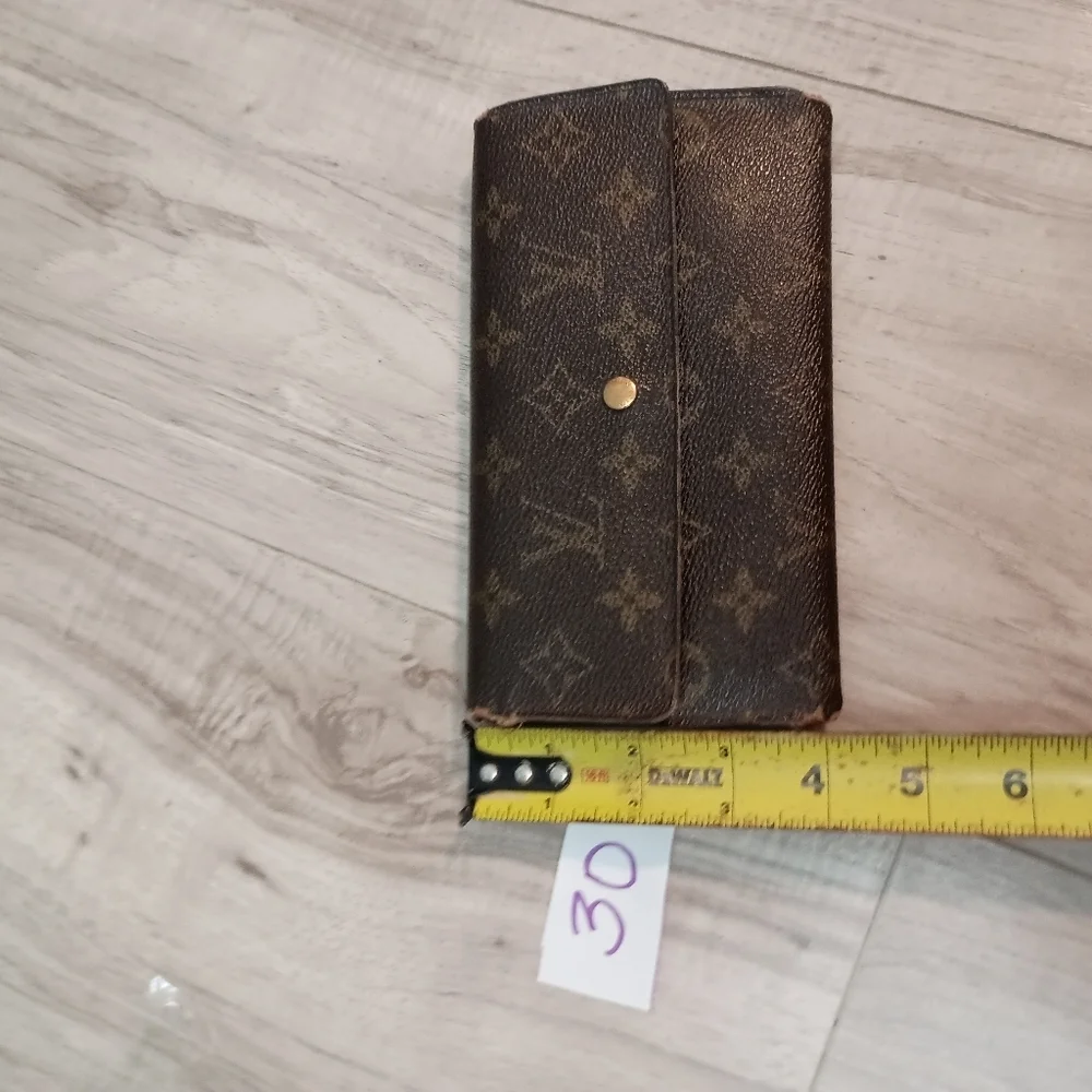 Louis Vuitton Brown Monogram Clutch - Picture 14 of 14